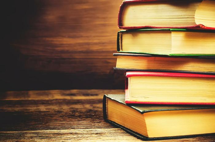 Lugus Book Sale